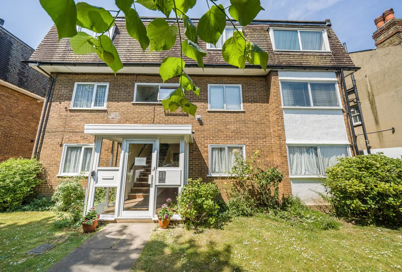 1 bed flat for sale — 26 Onslow Gardens, Wallington, SM6 9QN