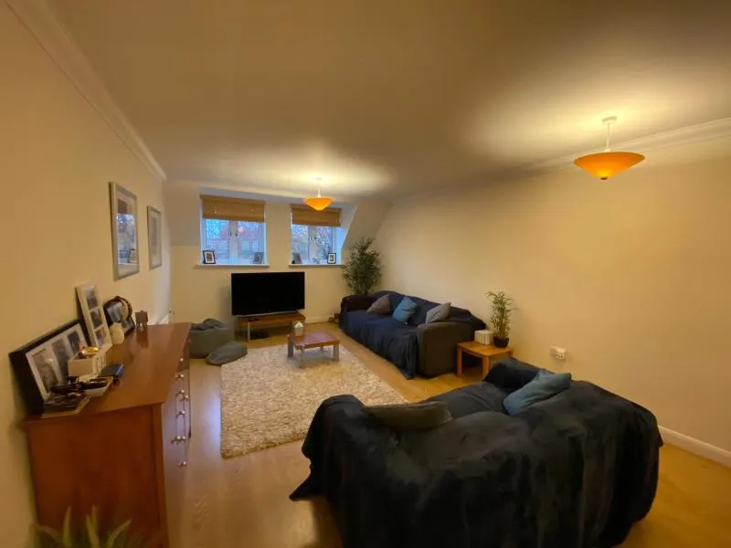 Heathside Crescent, Woking, GU22, photo 4