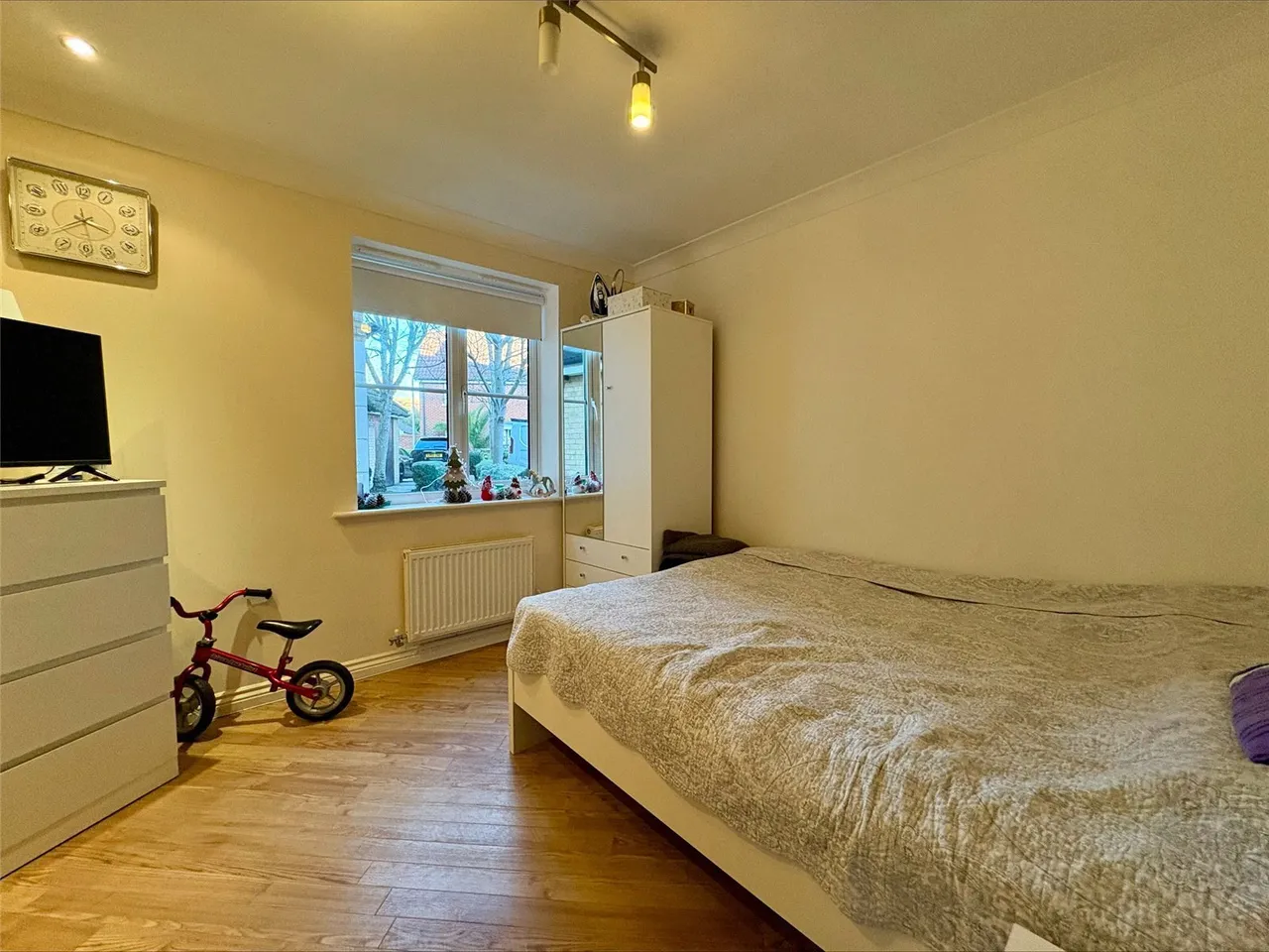 Sachfield Drive, Chafford Hundred, Grays, Essex, RM16, photo 10