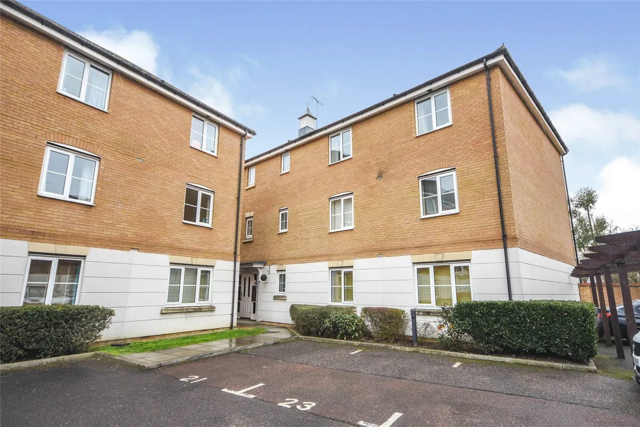 Sachfield Drive, Chafford Hundred, Grays, Essex, RM16, photo 14