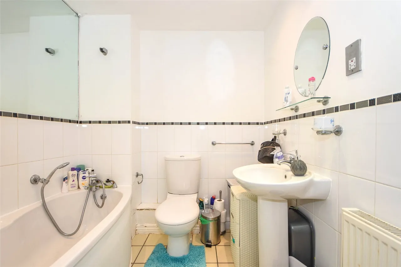 Sachfield Drive, Chafford Hundred, Grays, Essex, RM16, photo 11