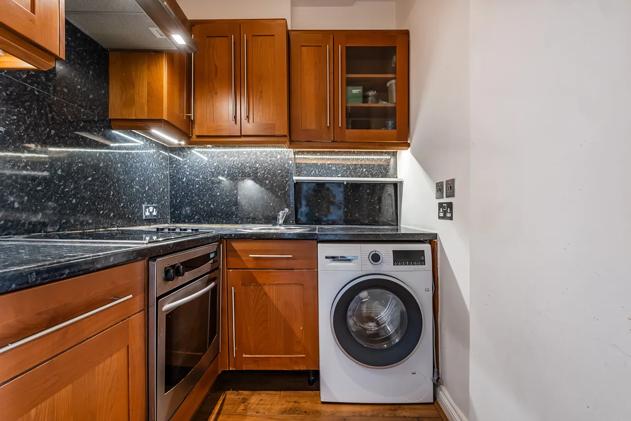 Cumberland Street, London, SW1V, photo 8