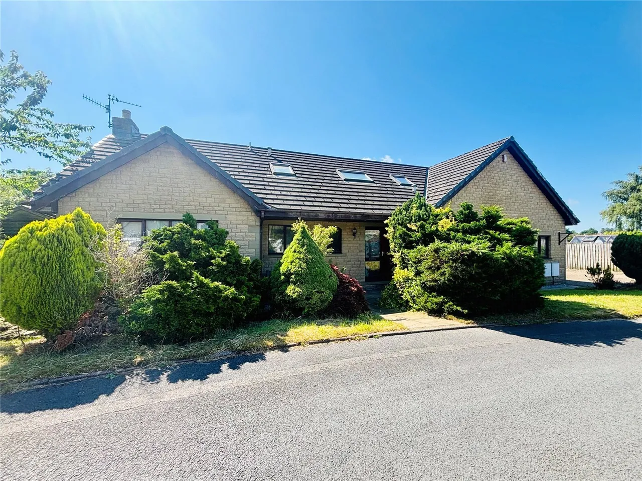 7 bed house for sale, Brookfield Way, Earby, BB18