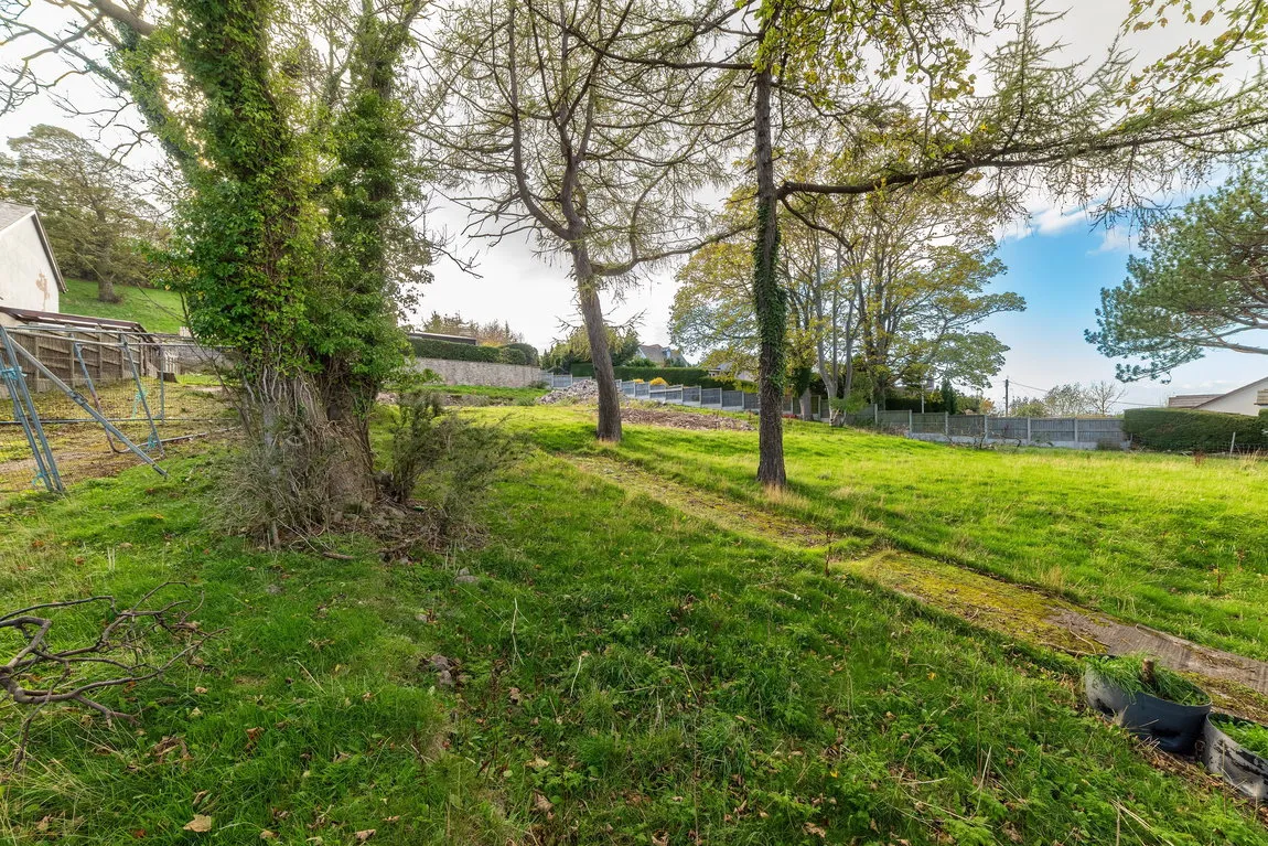 Hiraddug Road, Dyserth, Rhyl, Denbighshire, LL18 6HS, photo 2