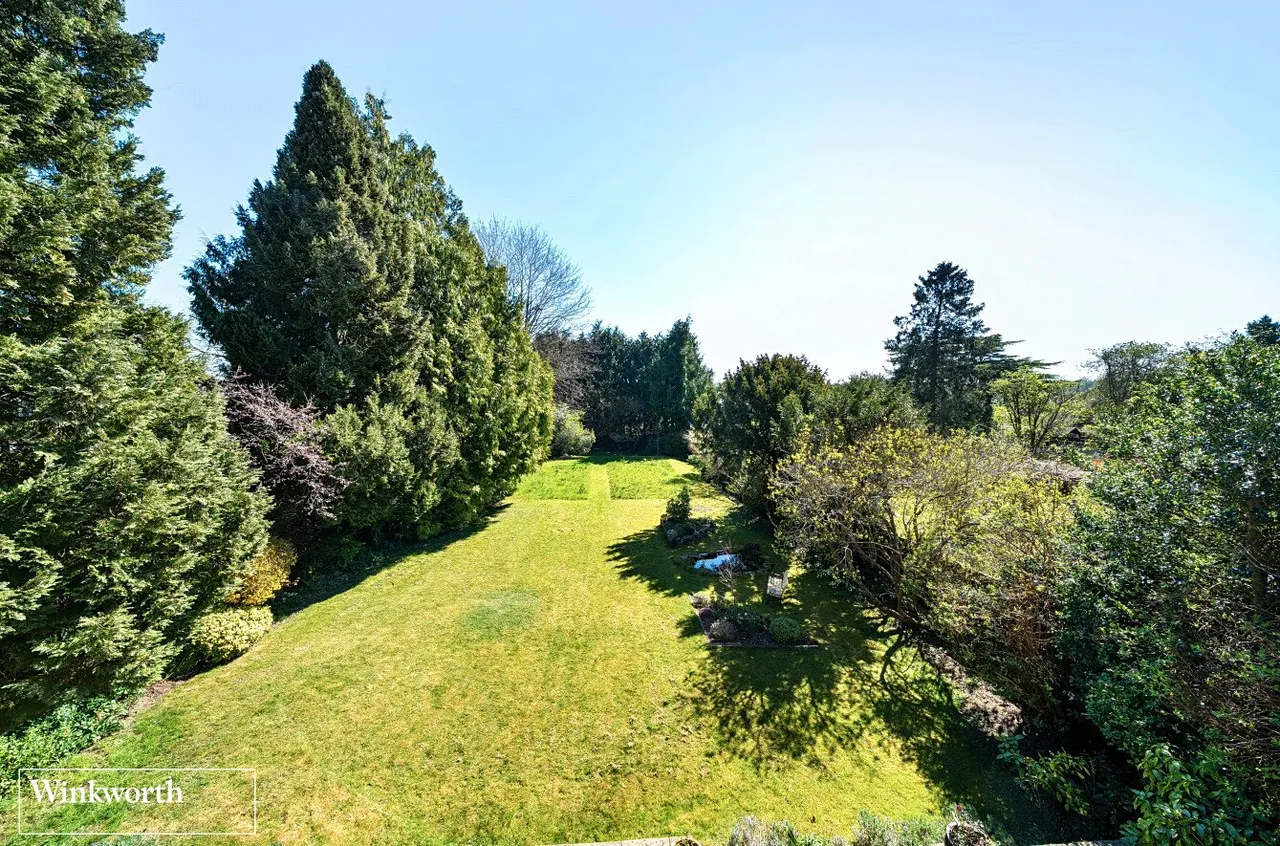 Cliddesden Road, Basingstoke, Hampshire, RG21, photo 2