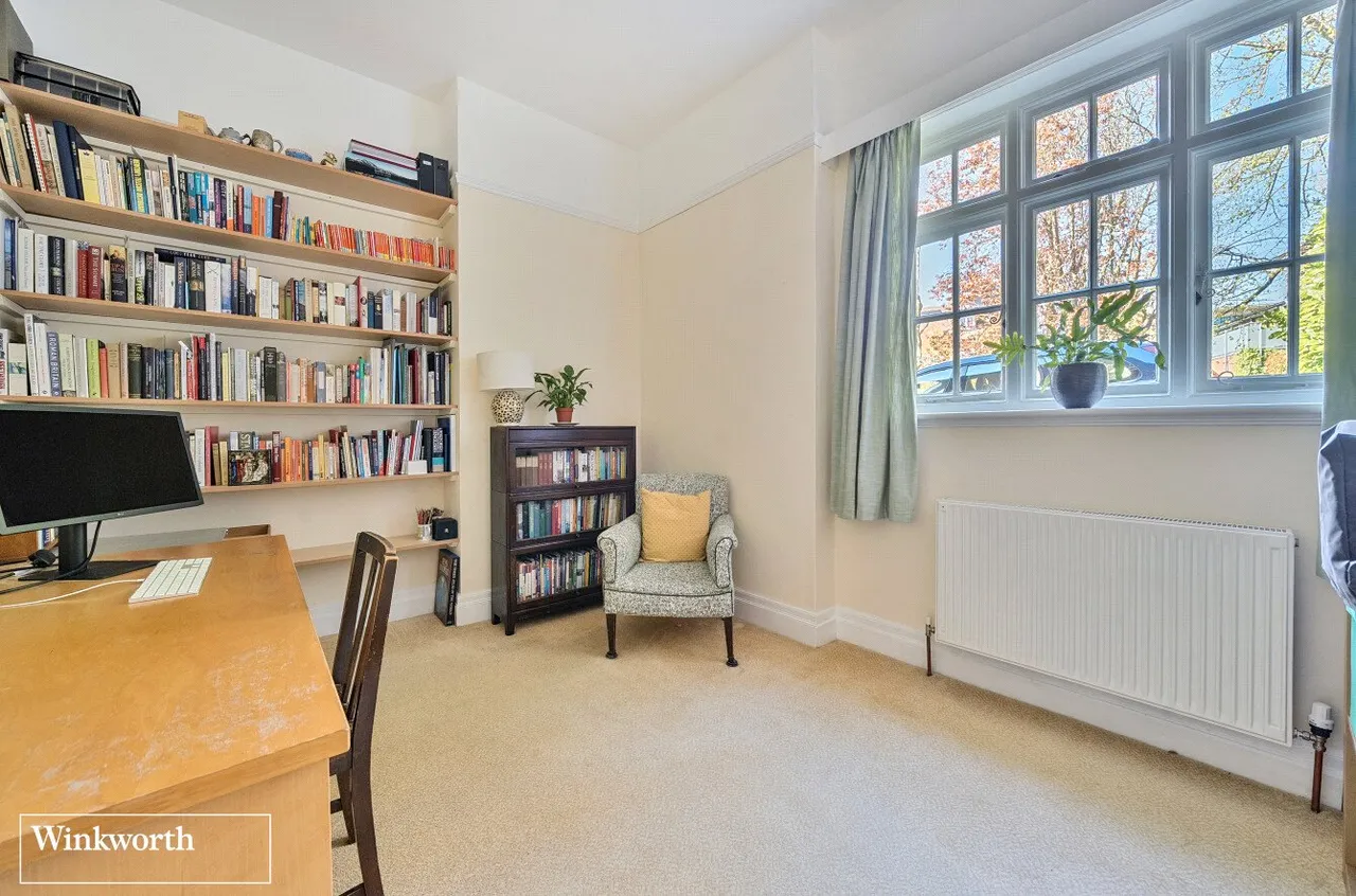 Cliddesden Road, Basingstoke, Hampshire, RG21, photo 10