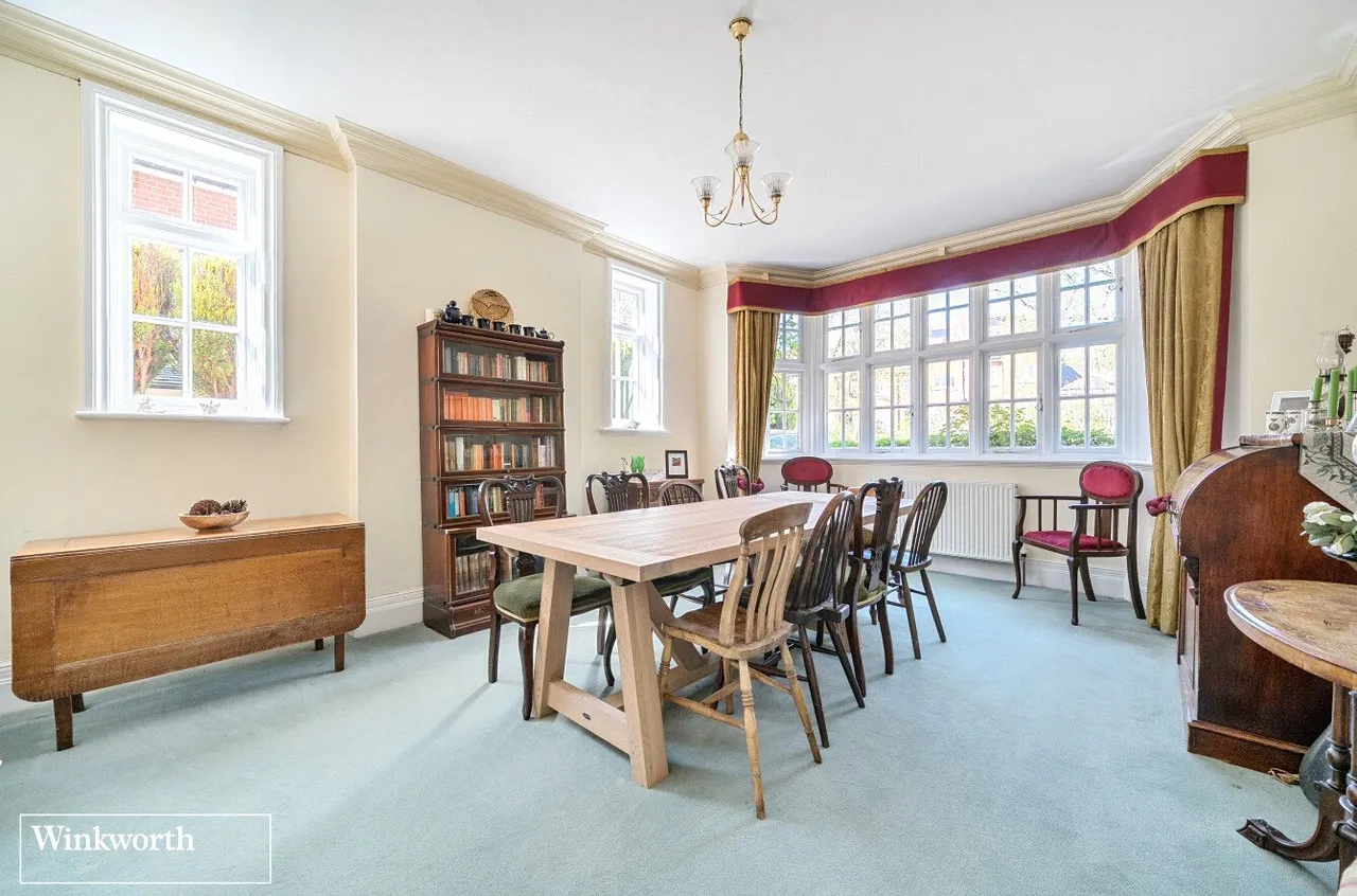 Cliddesden Road, Basingstoke, Hampshire, RG21, photo 4