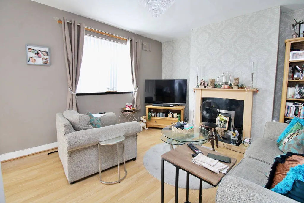 Bucknill Crescent, Hillmorton, Rugby, CV21 4HE, photo 2