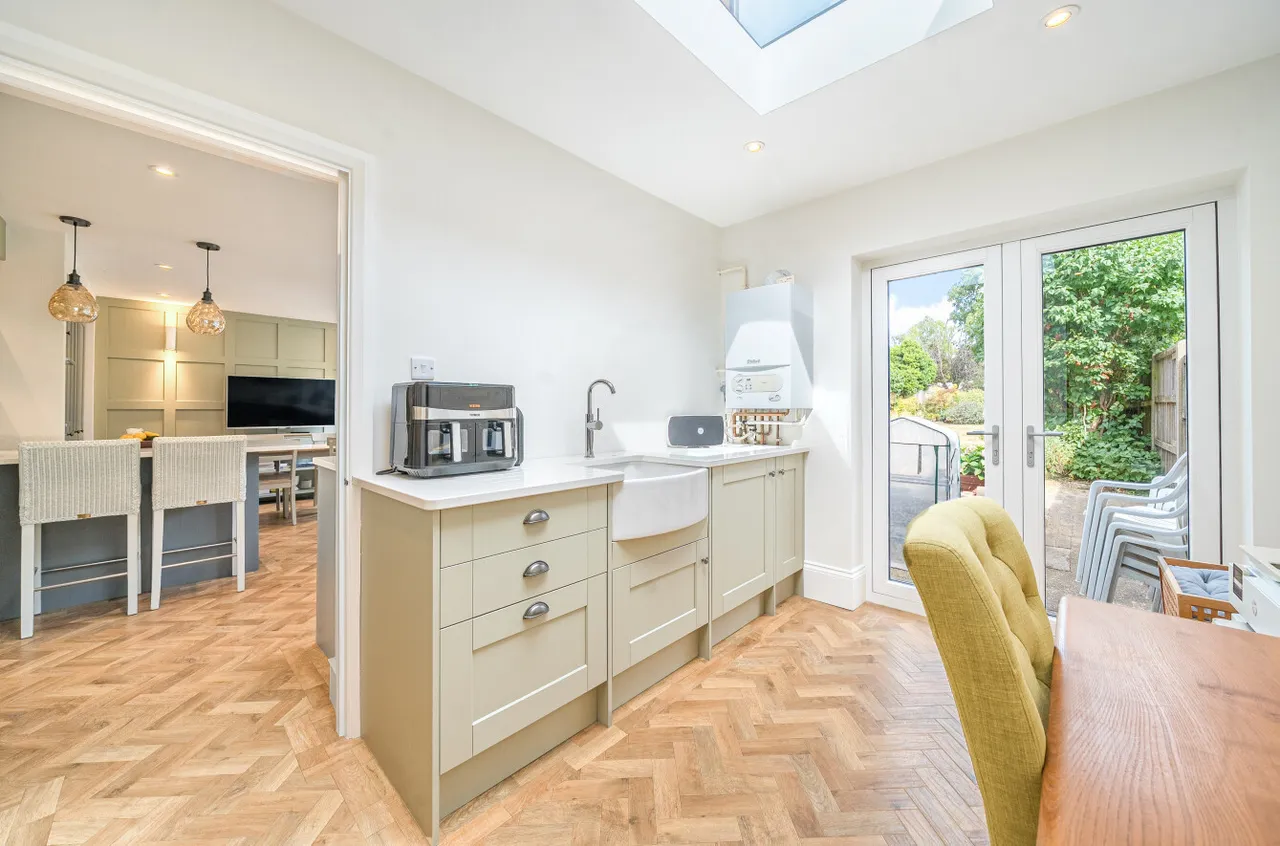 Wayside Road, Basingstoke, Hampshire, RG23 8BH, photo 2
