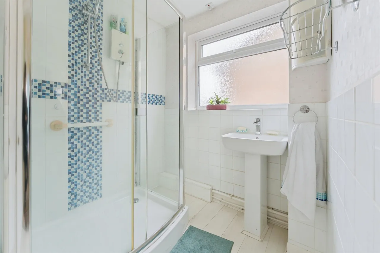 Baker Drive, Great Sutton, CH66, photo 16