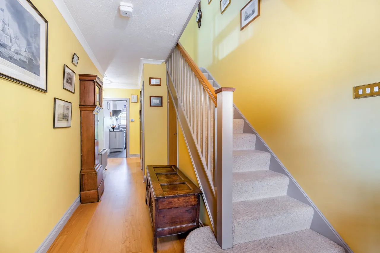 Tudor Close, Chichester, PO19, photo 8