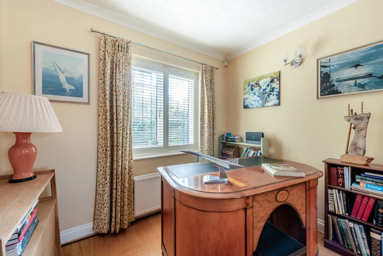 Tudor Close, Chichester, PO19, photo 13