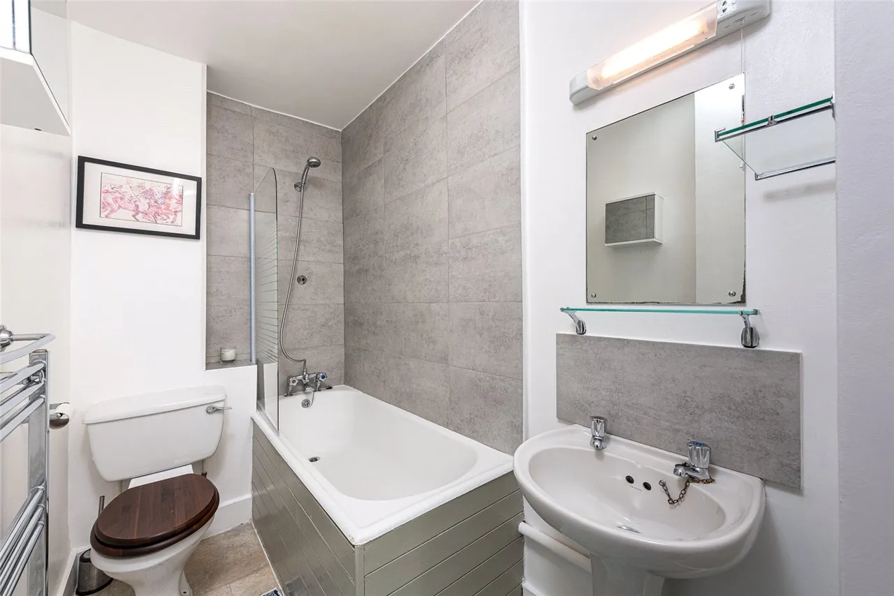 Winchester Street, London, SW1V, photo 9