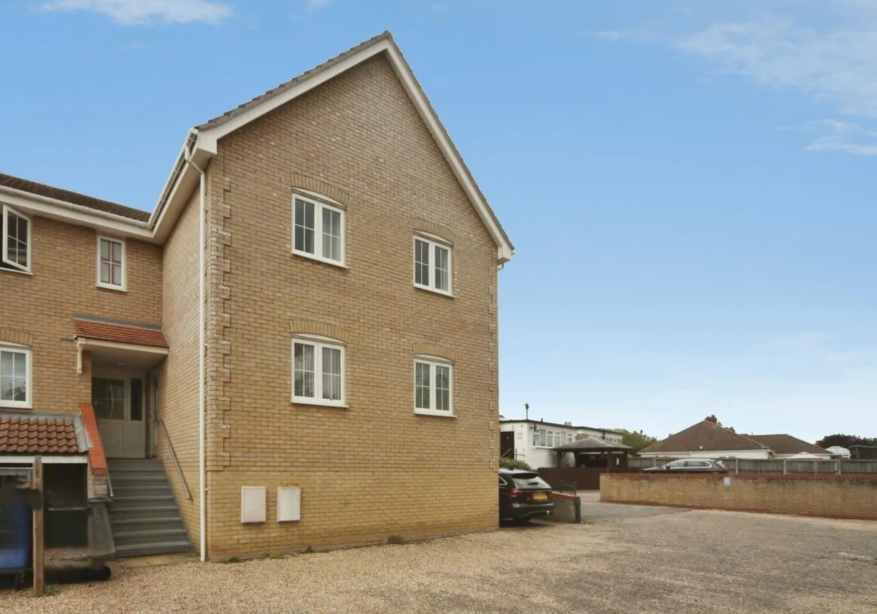 2 bed flat for sale, Abbot Road, Bury St. Edmunds, IP33