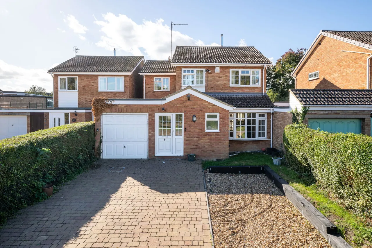 4 bed house for sale, Rook Tree Close, Stotfold, SG5