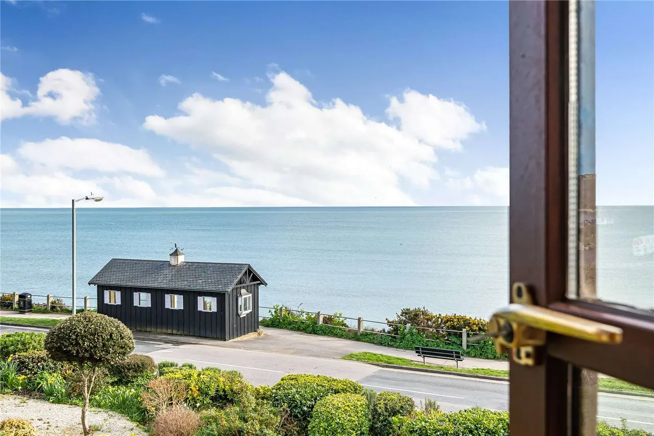 Cliff Road, Falmouth, Cornwall, TR11 4PD, photo 3