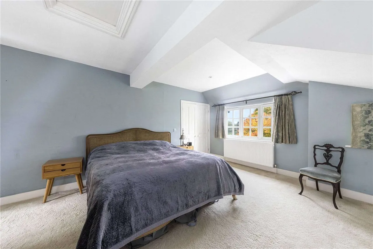 Stovolds Hill, Cranleigh, Surrey, GU6 8LE, photo 9