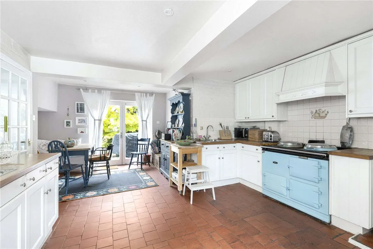 Stovolds Hill, Cranleigh, Surrey, GU6 8LE, photo 6