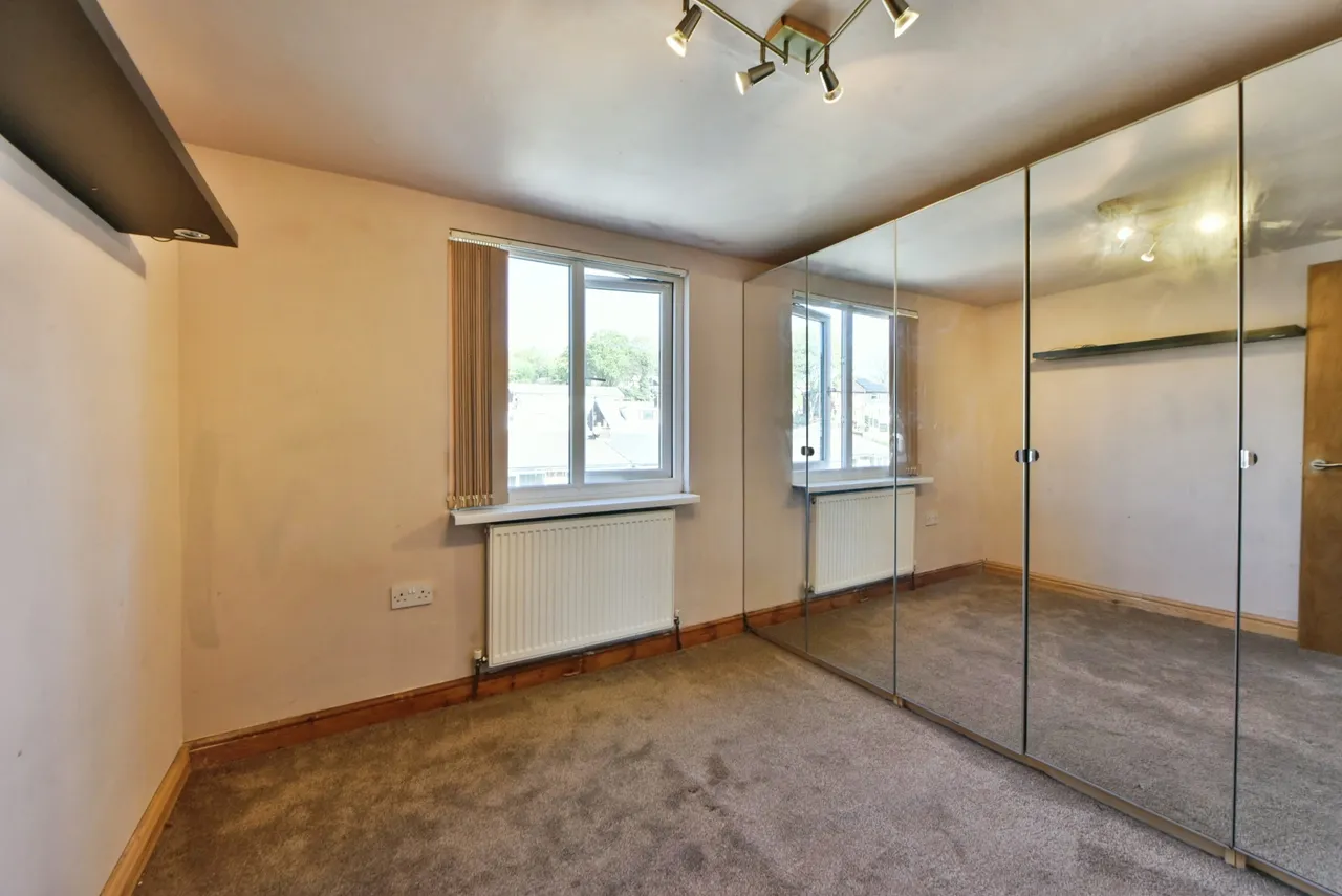 Queensgate Drive, Oldham, OL2, photo 12