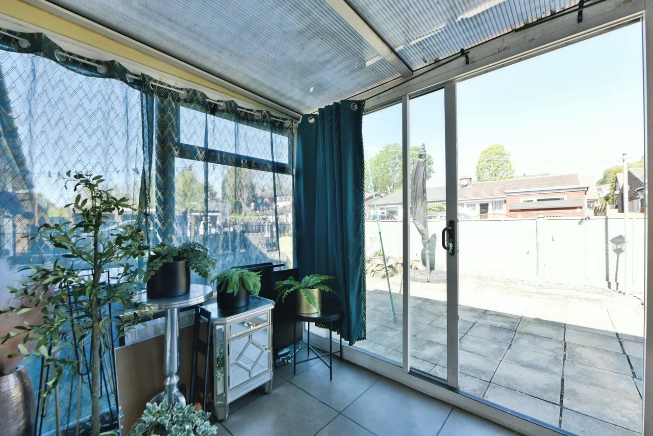 Queensgate Drive, Oldham, OL2, photo 7
