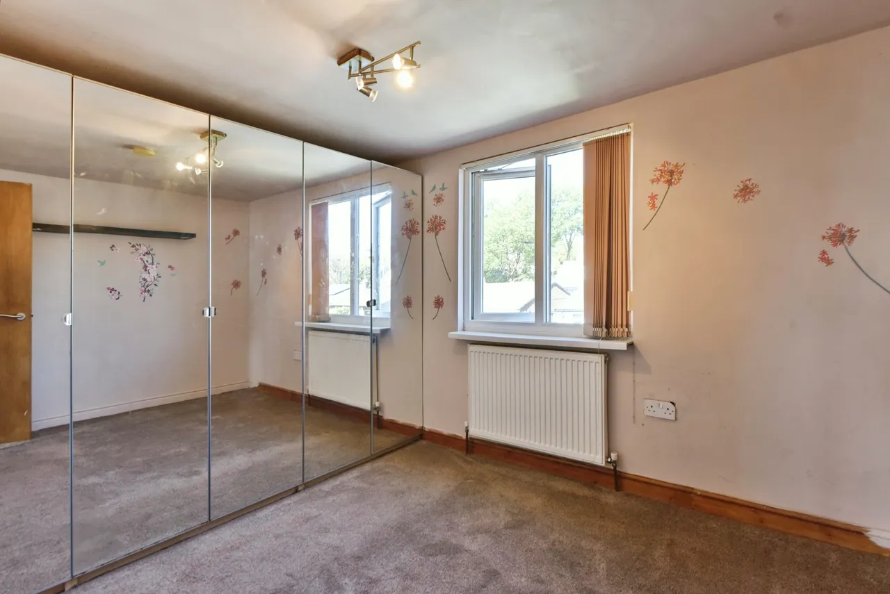 Queensgate Drive, Oldham, OL2, photo 14