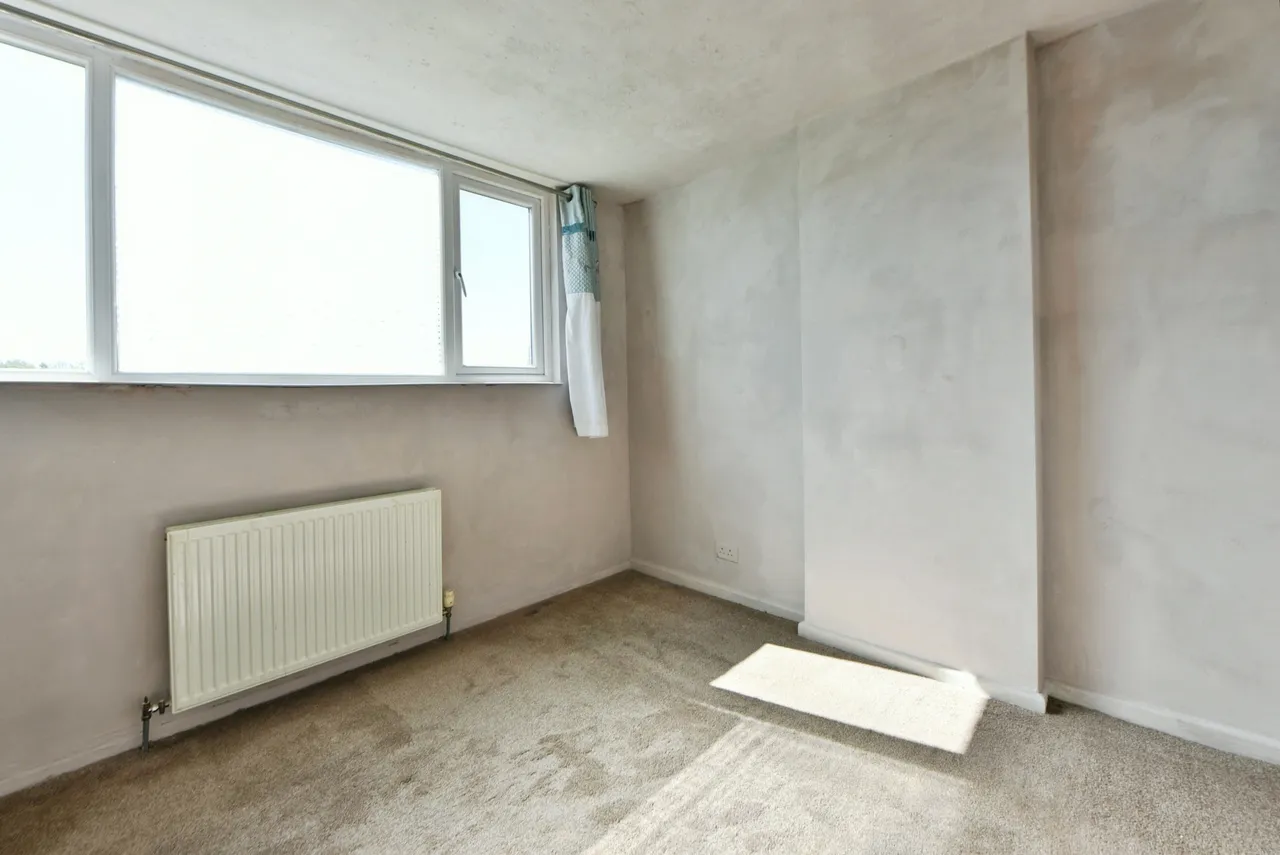 Queensgate Drive, Oldham, OL2, photo 10