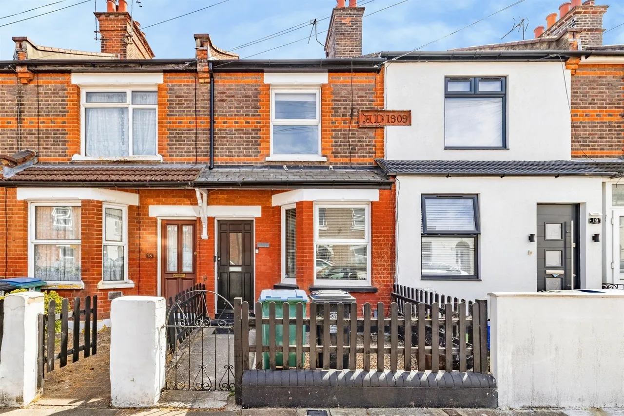 2 bed house for sale, Stanmore Road, Watford, WD24