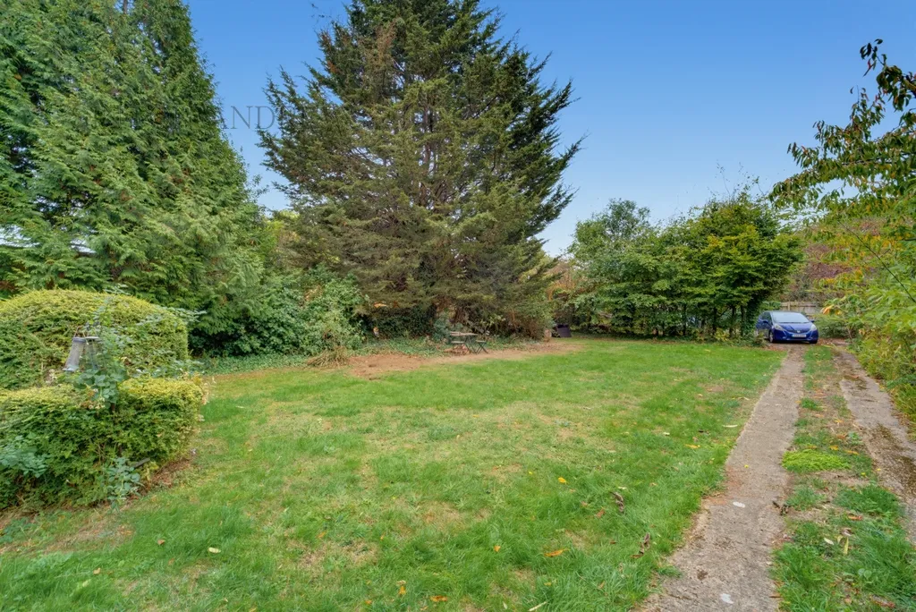 Tring Avenue, Ealing, photo 10