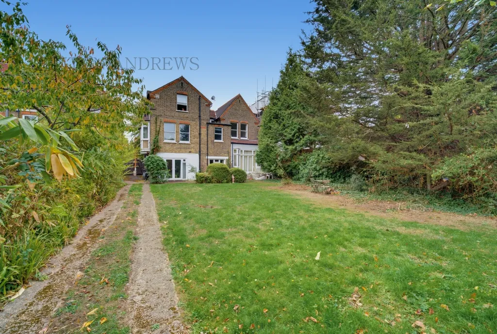 Tring Avenue, Ealing, photo 7