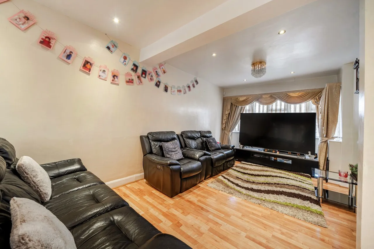 Longhill Road, SE6, photo 5