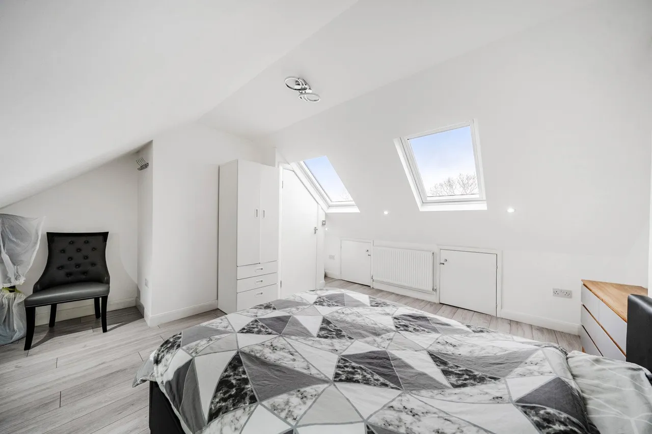 Longhill Road, SE6, photo 14