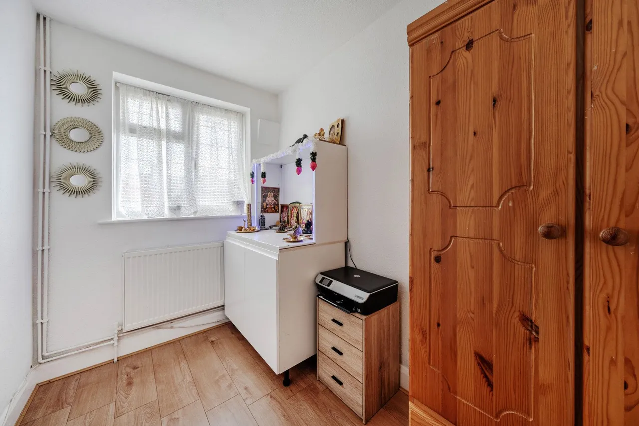 Longhill Road, SE6, photo 16