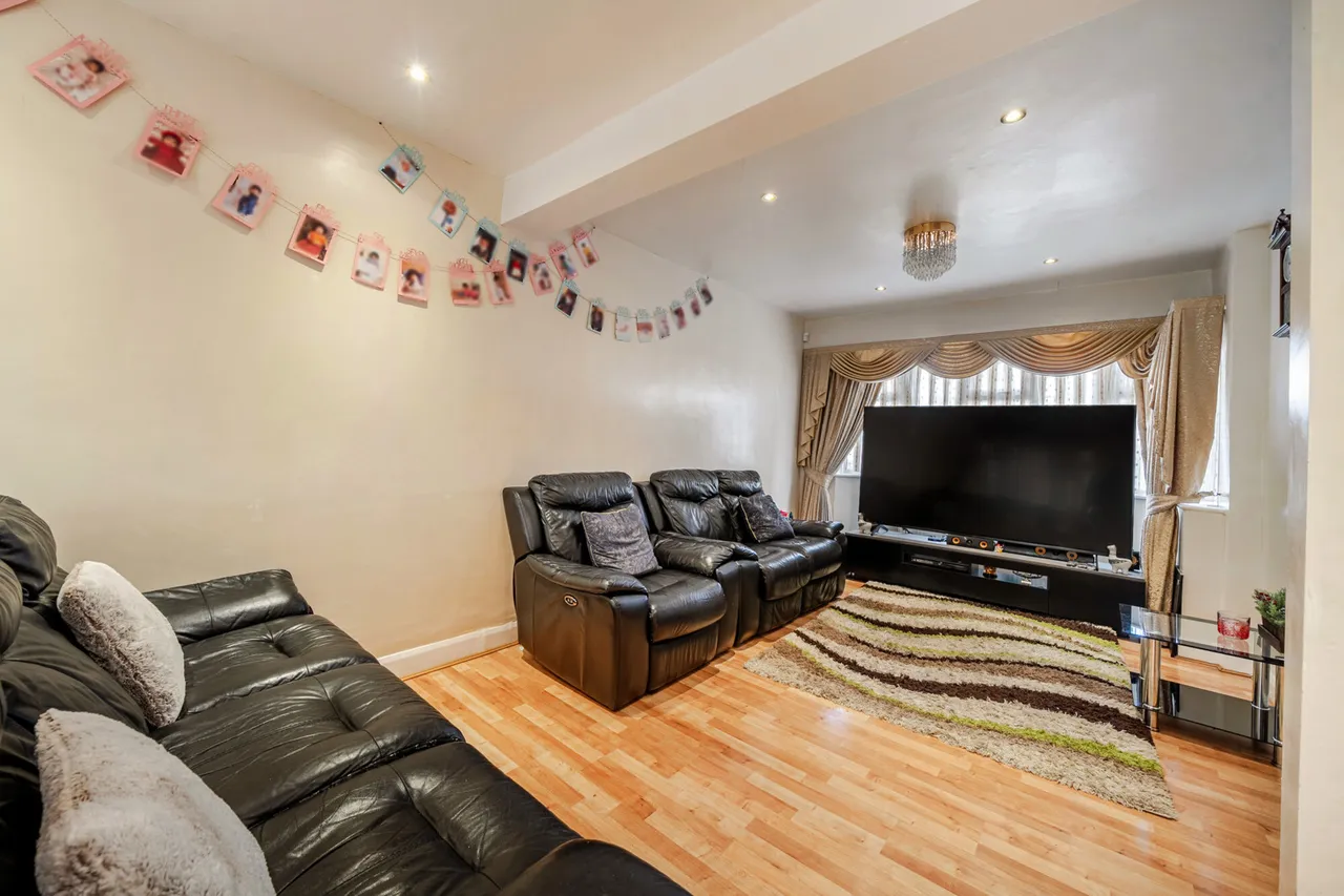 Longhill Road, SE6, photo 5
