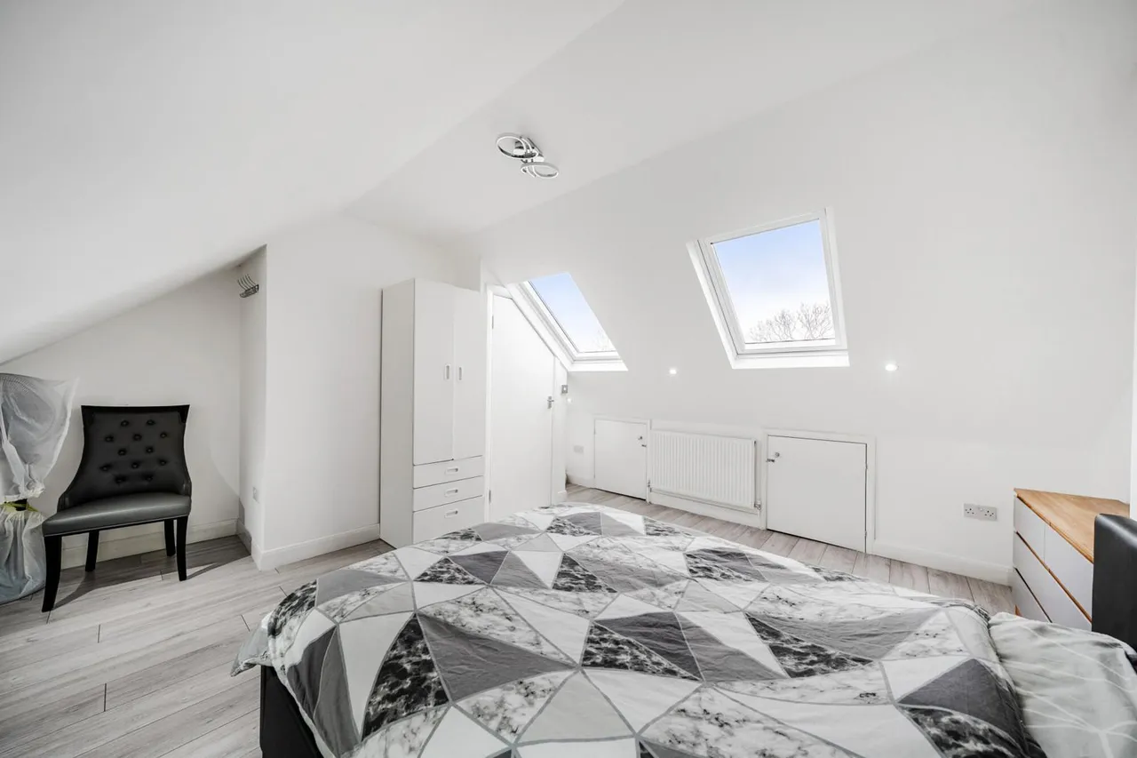 Longhill Road, SE6, photo 14