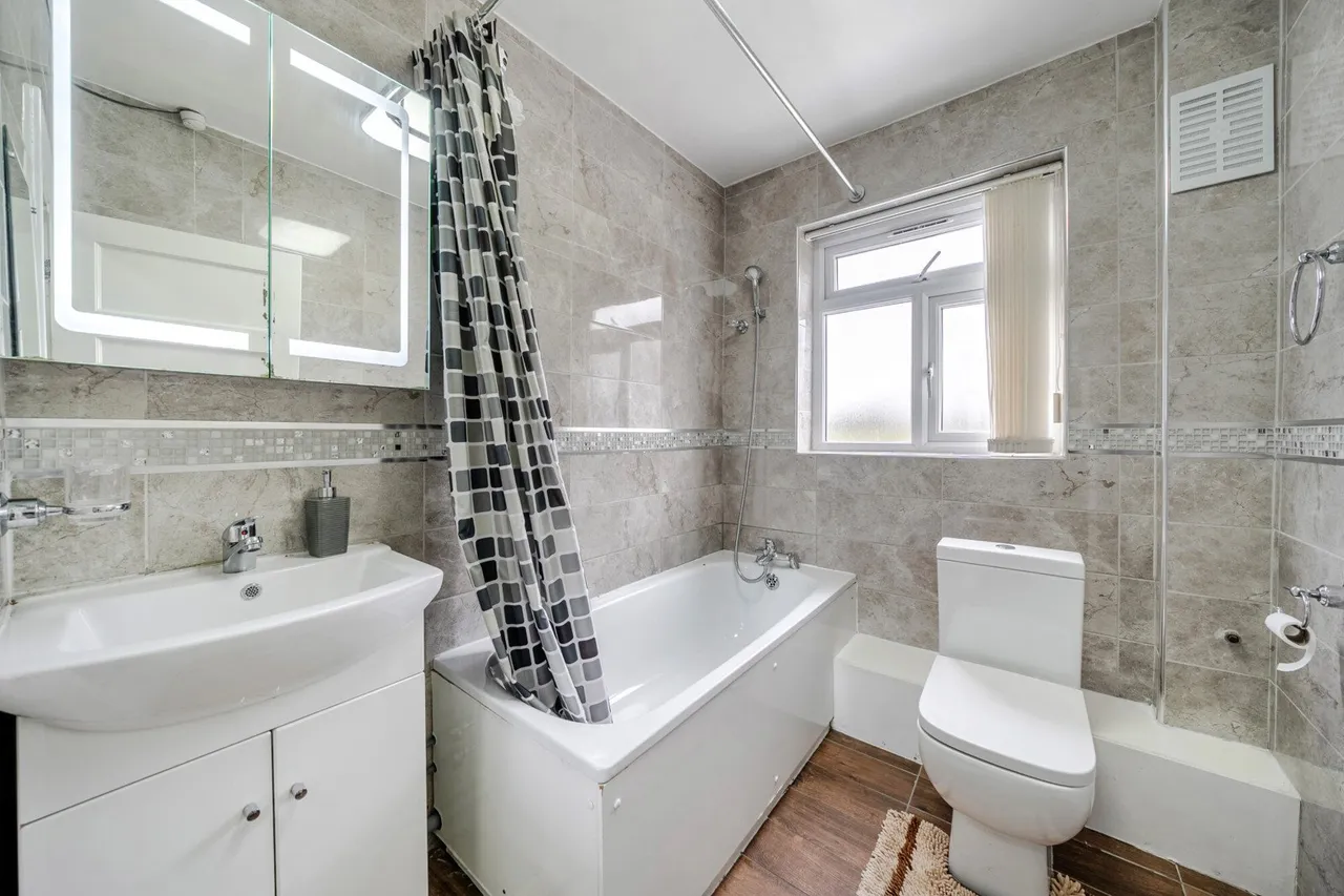 Longhill Road, SE6, photo 11
