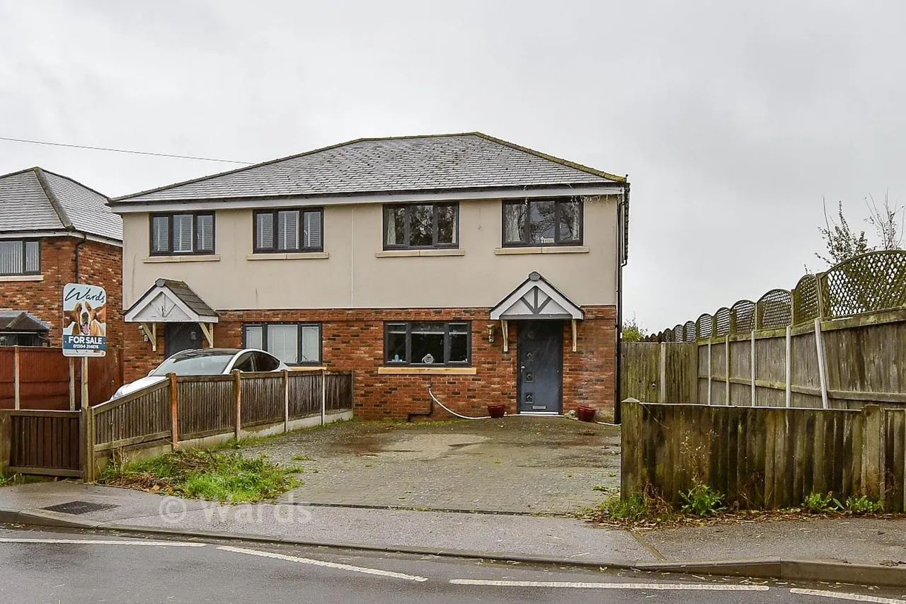4 bed house for sale, Archers Court Road, Whitfield, CT16