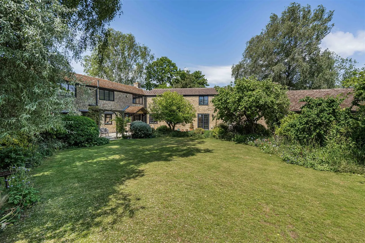 Kirtlington Road, Upper Heyford, photo 15