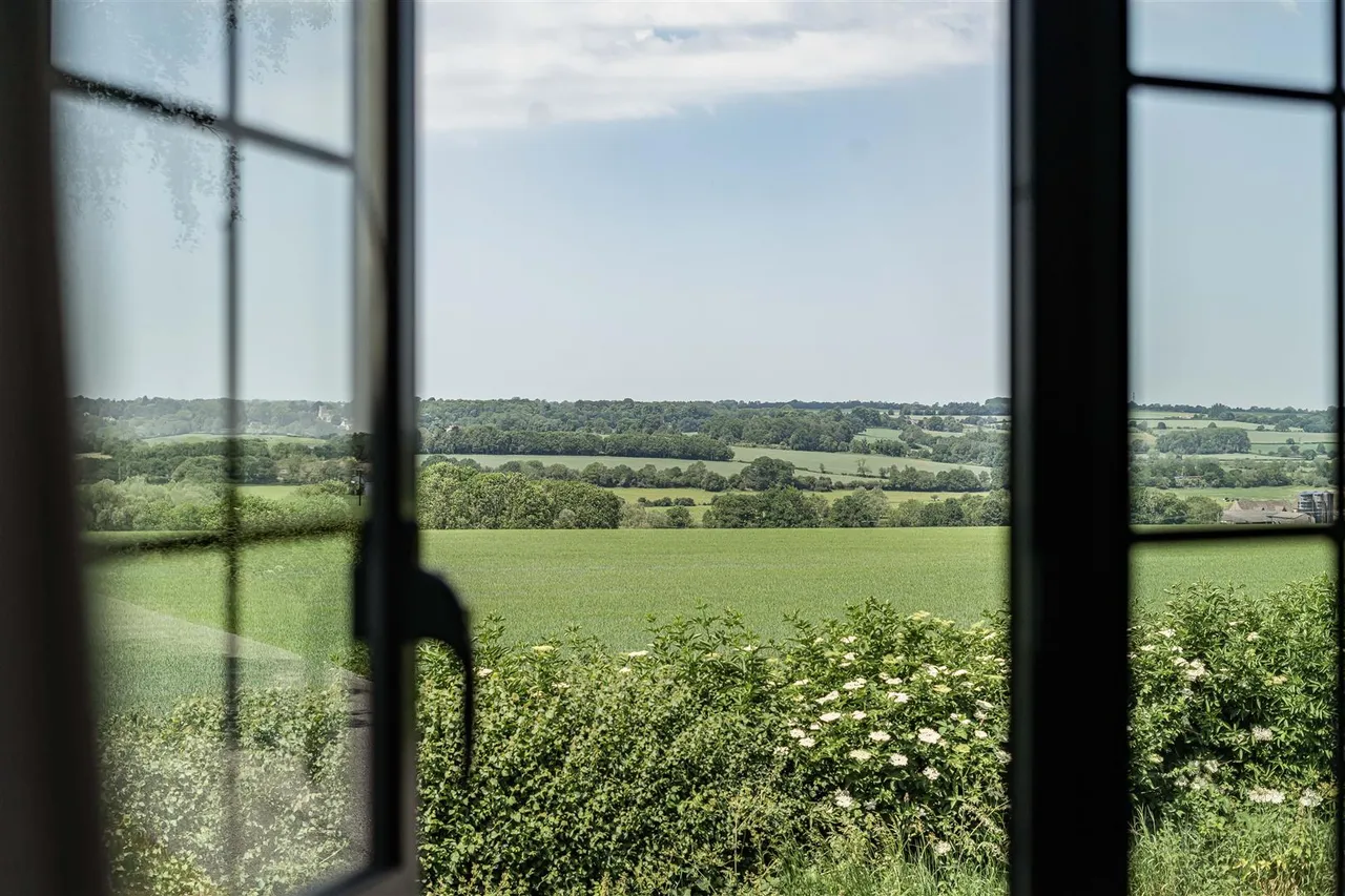 Kirtlington Road, Upper Heyford, photo 6
