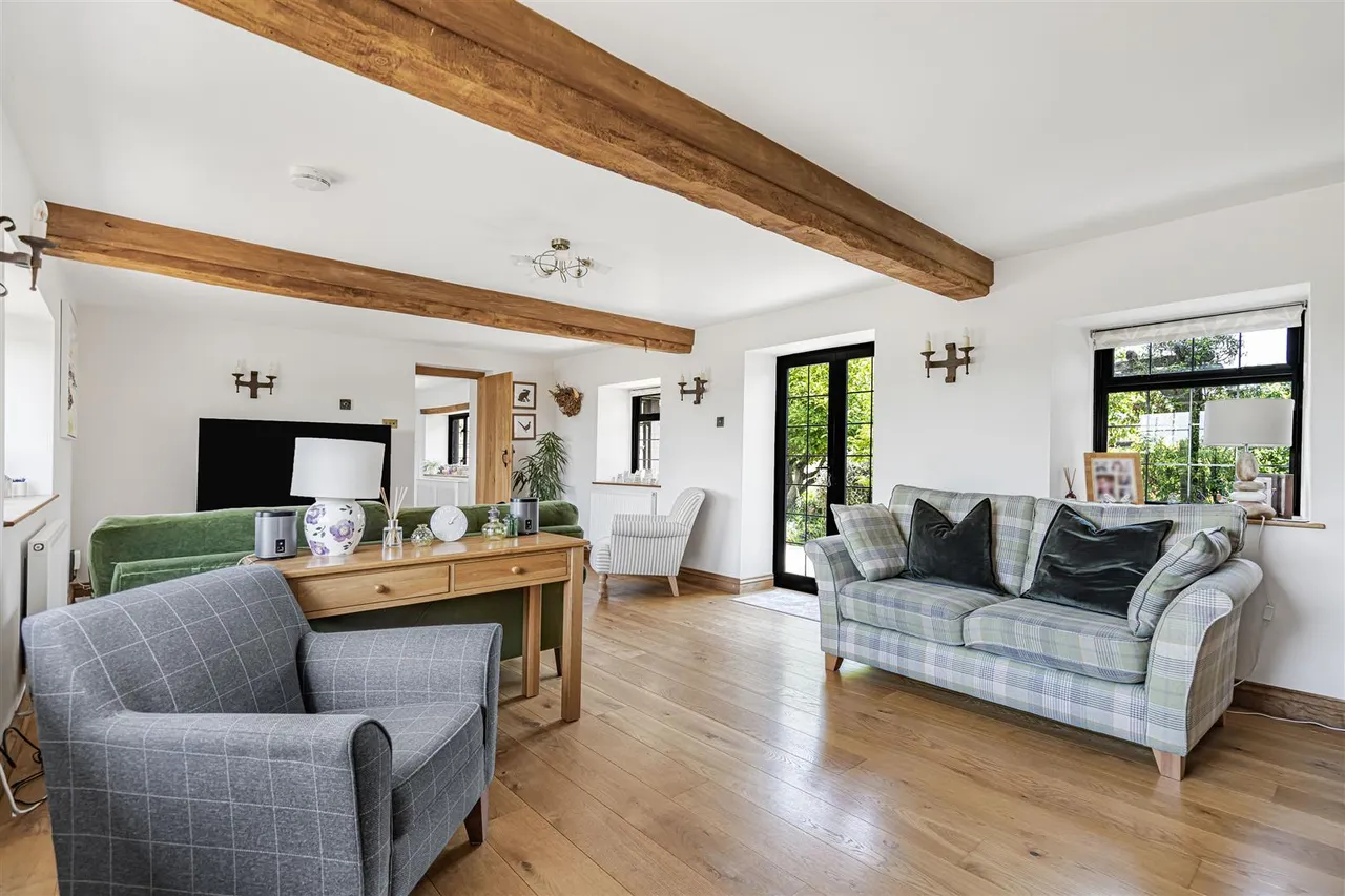 Kirtlington Road, Upper Heyford, photo 10