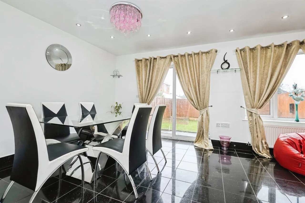 Oldbury Road, Rowley Regis, B65, photo 10