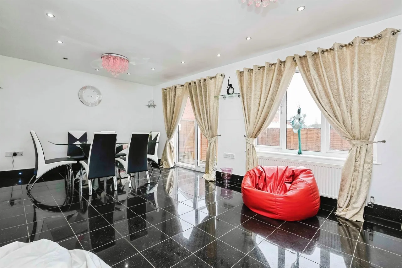 Oldbury Road, Rowley Regis, B65, photo 3