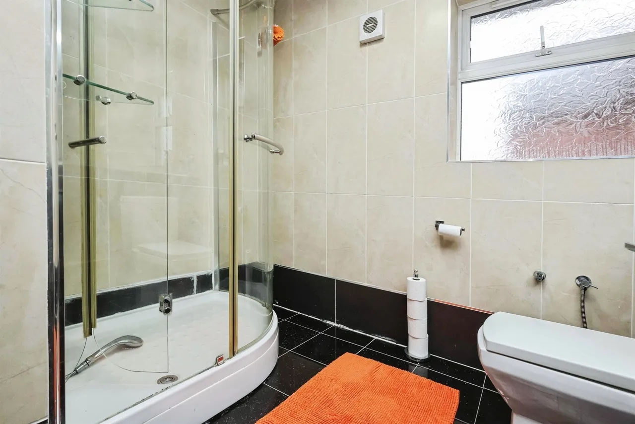 Oldbury Road, Rowley Regis, B65, photo 17