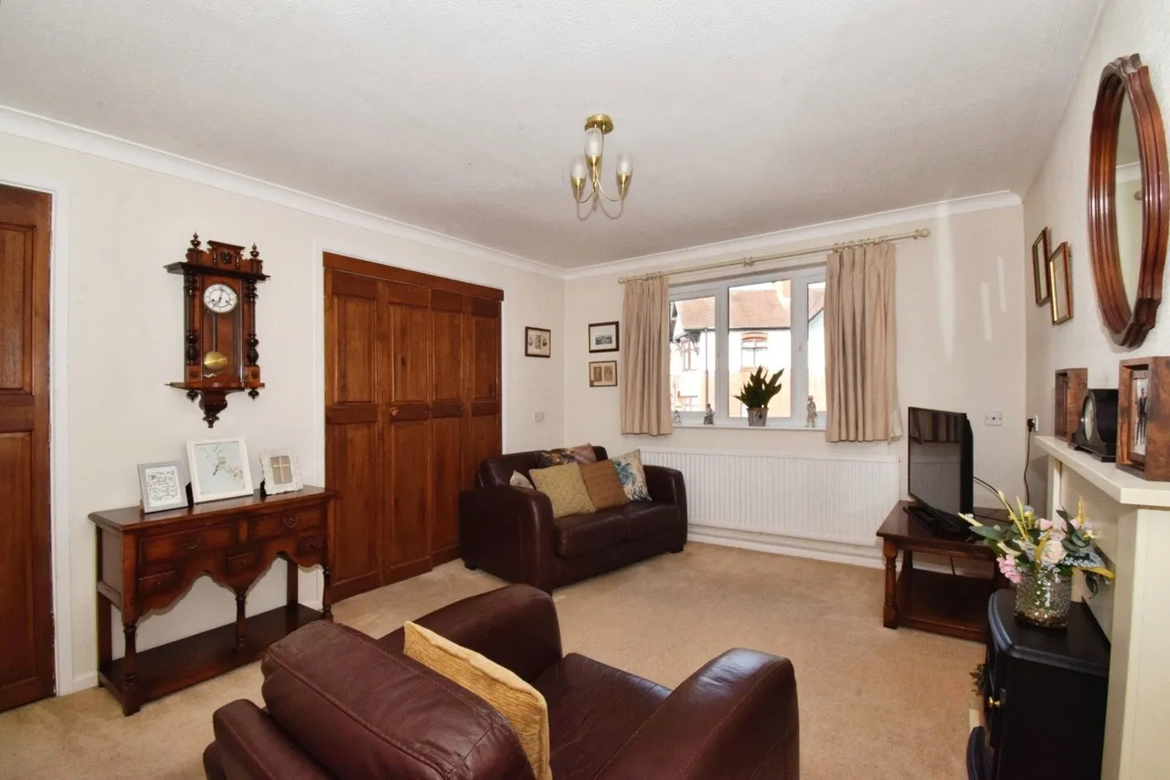 St. James Court, Birstall, LE4, photo 3