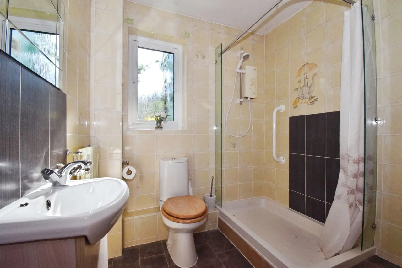 St. James Court, Birstall, LE4, photo 8
