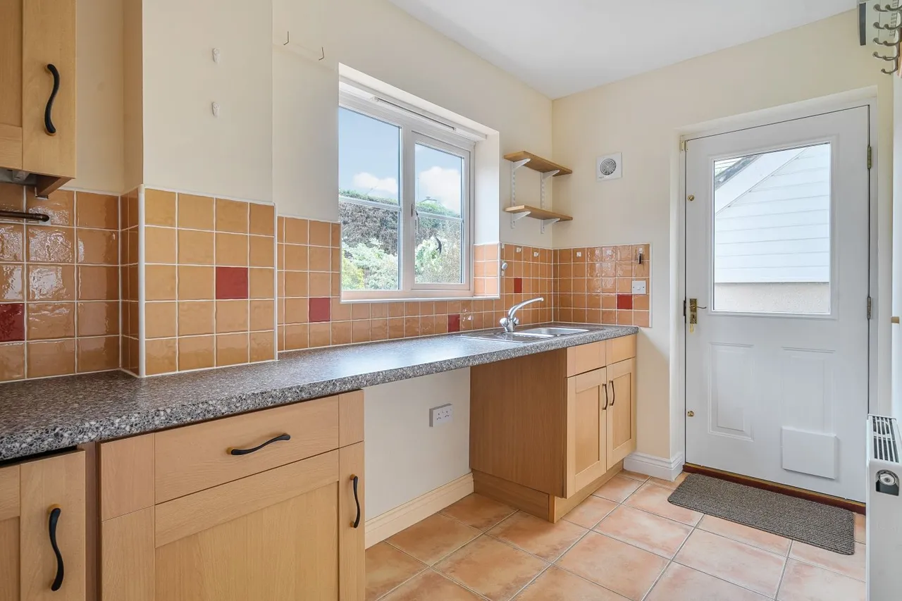 Woodford Gardens, Barnstaple, EX32, photo 8