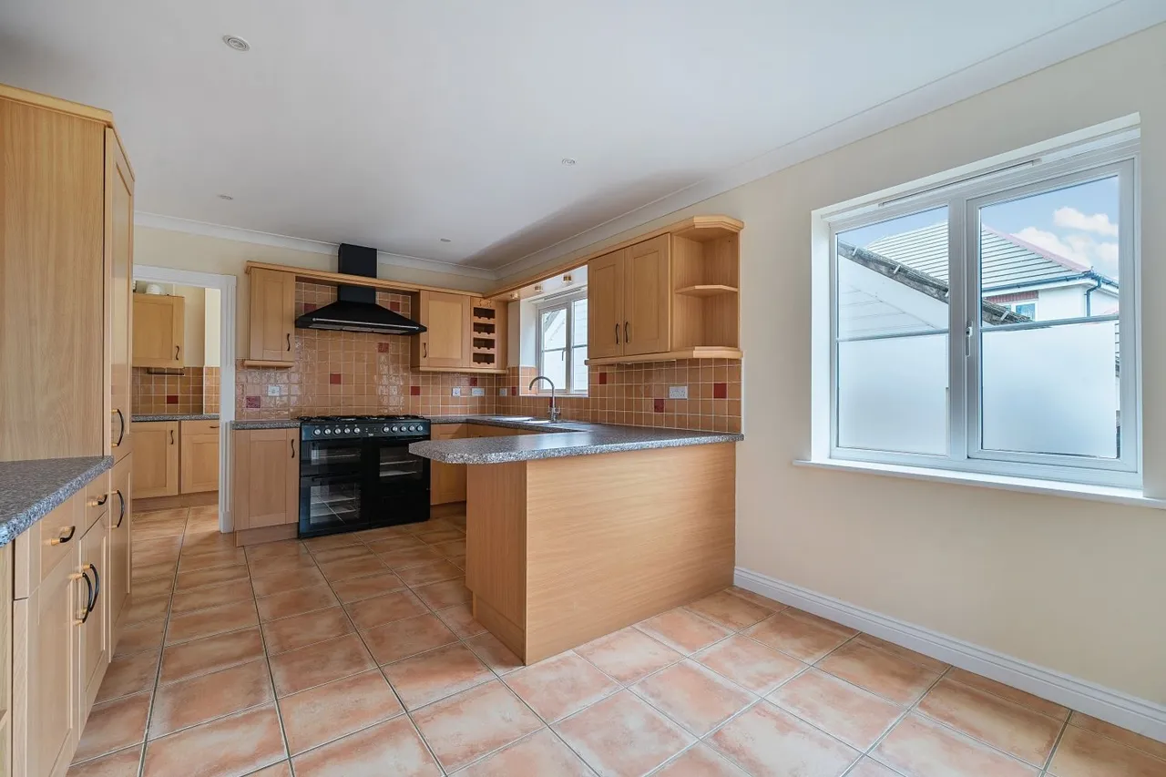 Woodford Gardens, Barnstaple, EX32, photo 6