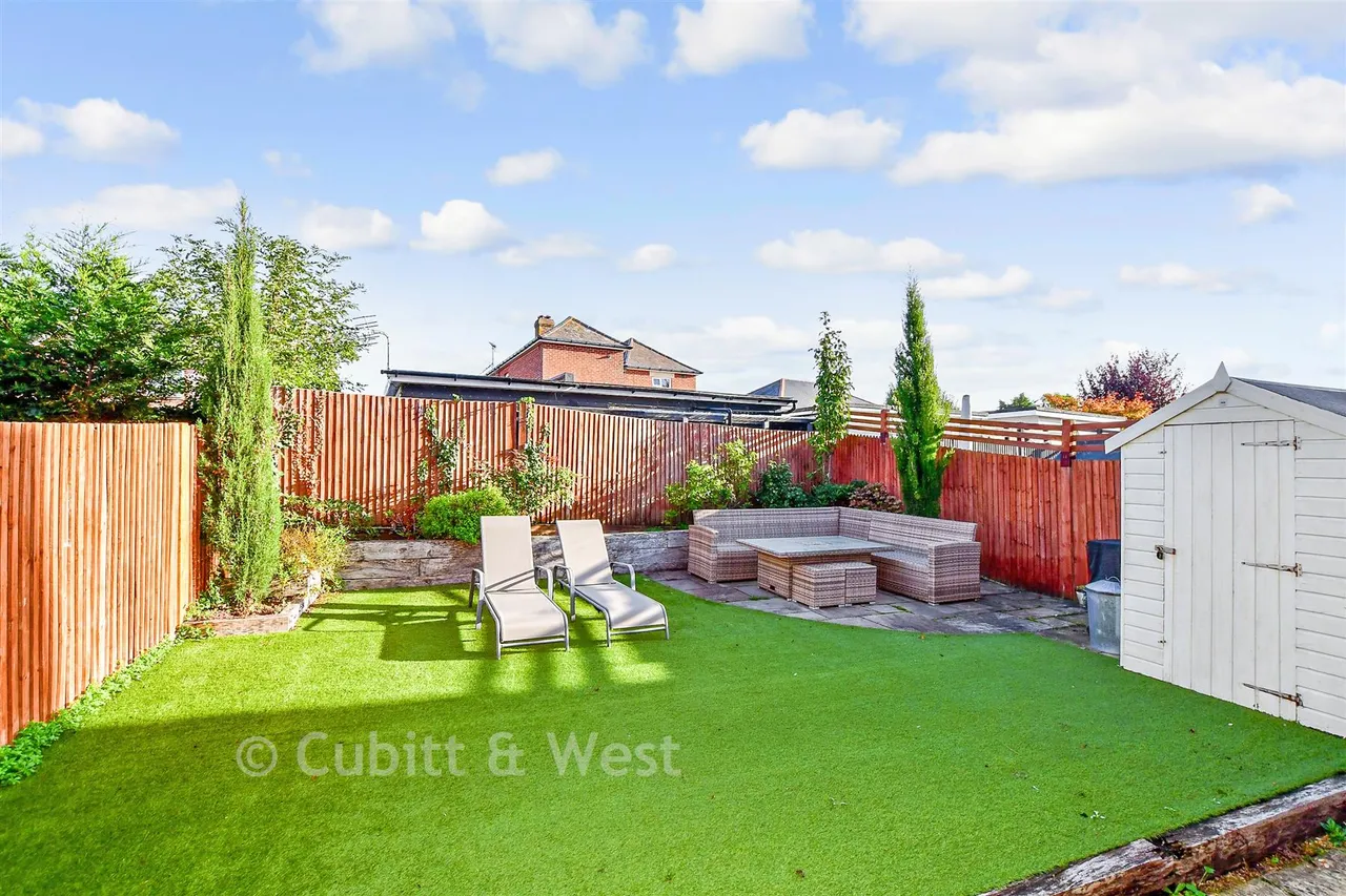 Longcroft Way, Havant, PO9, photo 2