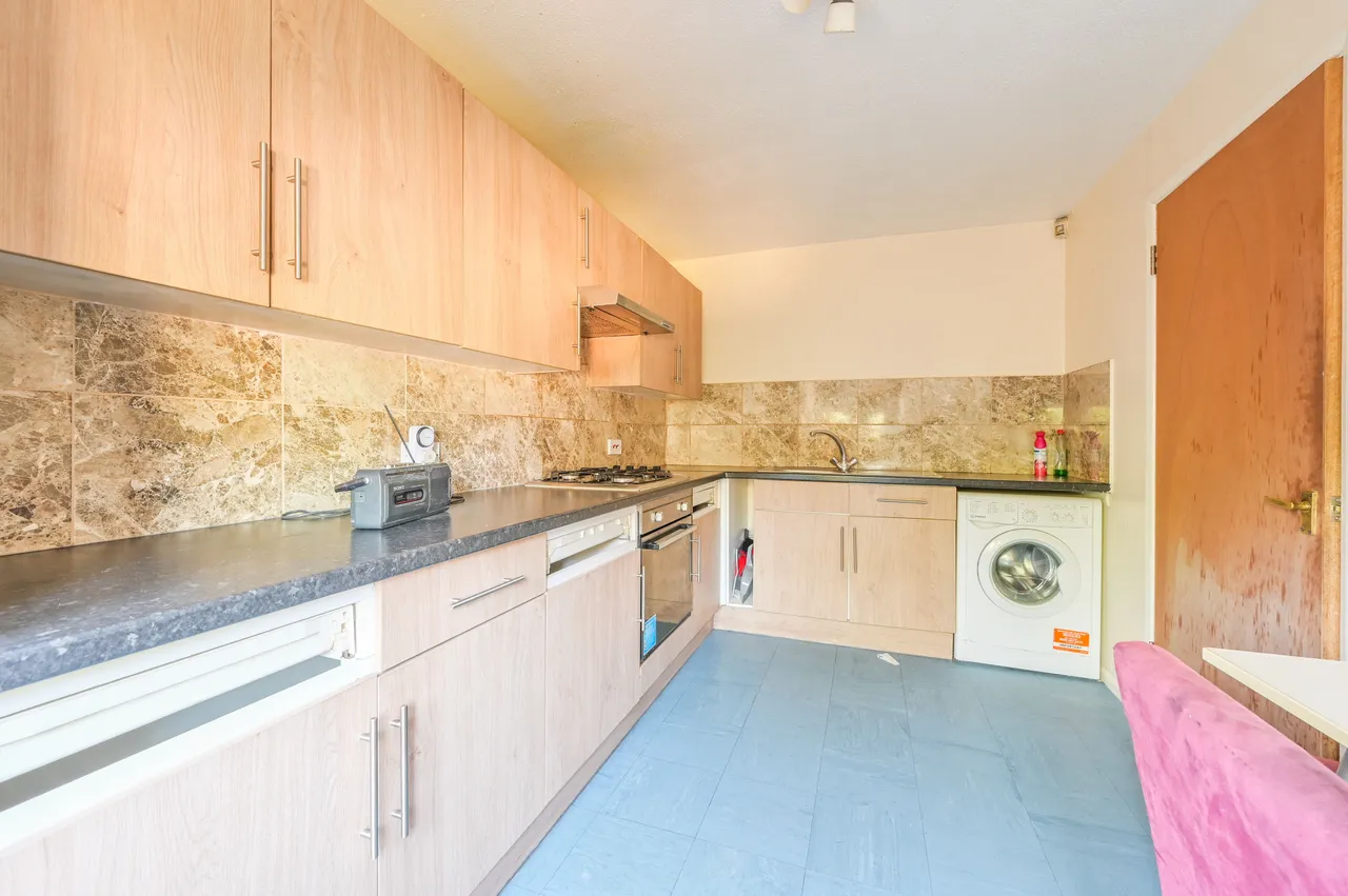 72 Nightingale Way, London, photo 4