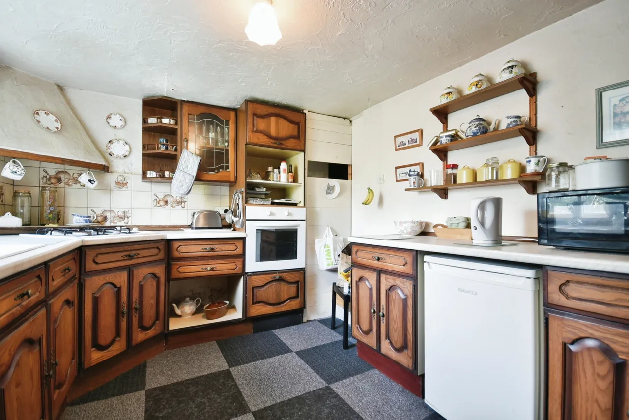 Buxton Road, High Lane, Stockport, SK6, photo 2