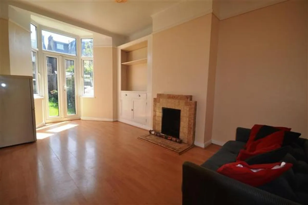 Stuart Road, Wimbledon Park, photo 3
